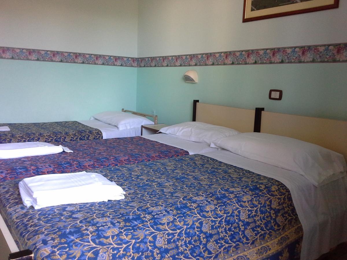 Hotel Bristol Pineto Buitenkant foto